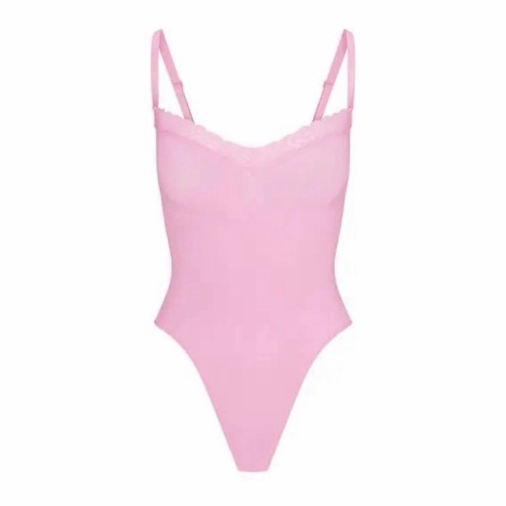 SKIMS RARE Seamless Sculpt Lace Thong Bodysuit size large in Bubblegum